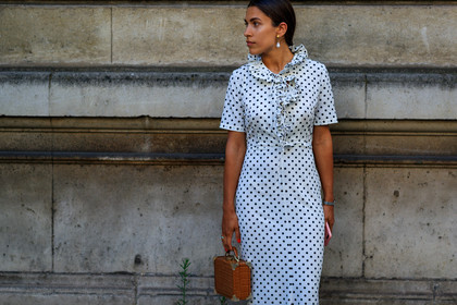 black and white, brown bag, graphic dress, leather bag, polka dot, printed dress, valentino, PFW, fashion week, frenchystyle, FW, jonathan paciullo, street style, PARIS, horizontal, atmosphere details, detail, AUTUMN WINTER 2018-2019, FALL WINTER 2018-2019, FW 18-19