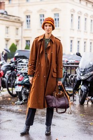 bag, beanies, black boots, black pants, boots, brown bag, burgundy bag, camel coat, crochet beanies, hat, orange beanies, pants, fashion week, frenchystyle, FW, jonathan paciullo, street style, PFW, PARIS, SPRING SUMMER 2022, SS 22, vertical, full length