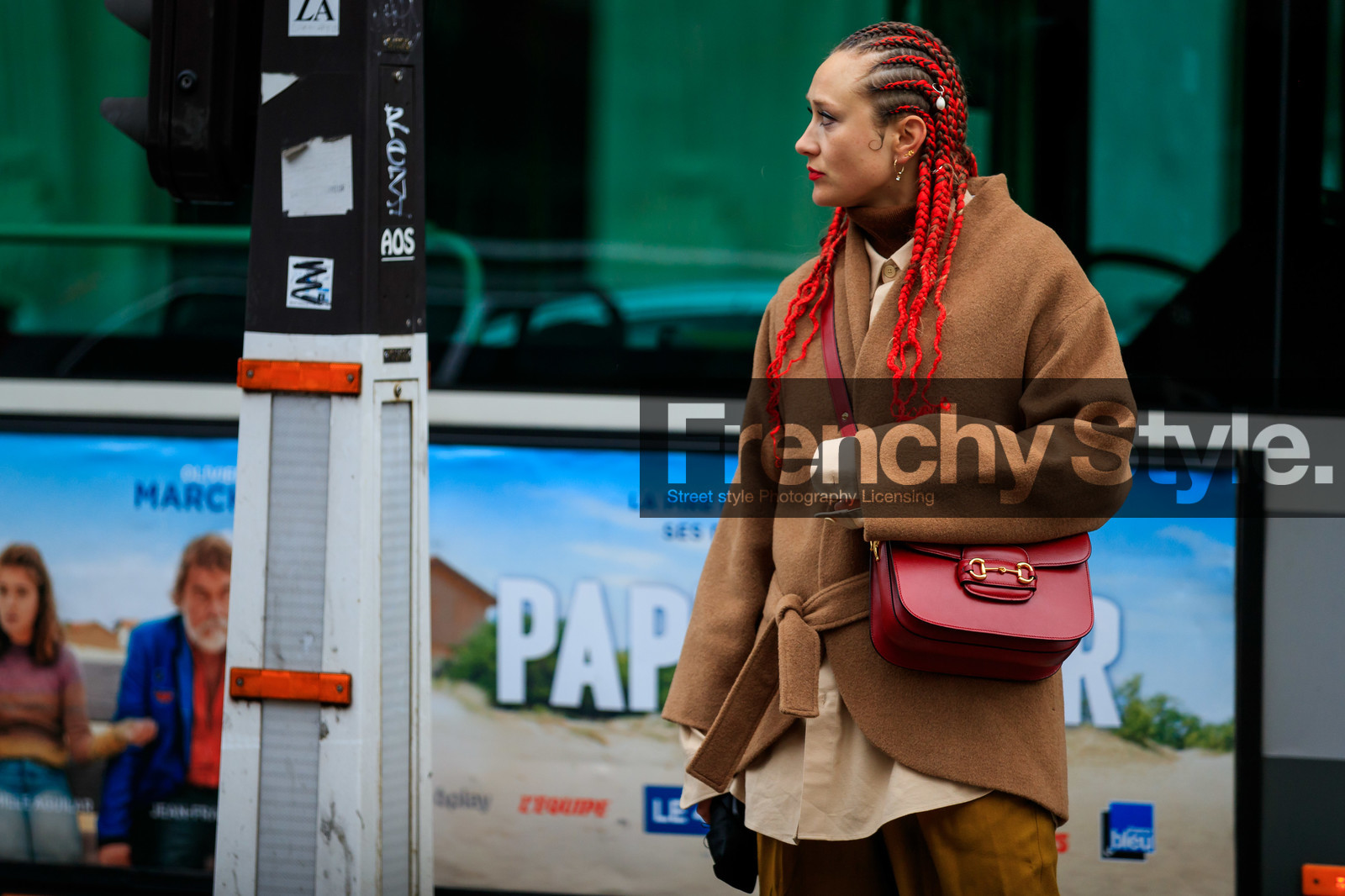 camel coat, camel pants, red hair, plaited hair, red leather bag, crossbody bag, gucci bag, belted coat, light beige shirt, fashion week, frenchystyle, FW, jonathan paciullo, street style, PFW, PARIS, horizontal, atmosphere details, detail