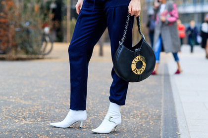 atmosphere details, AUTUMN WINTER 2017-2018, AW 17-18, black bag, blue jumpsuit, detail, FALL WINTER 2017-2018, fashion week, flori, florrie thomas, frenchystyle, FW, FW 17-18, golden details, high heels, horizontal, jonathan paciullo, leather bag, leather shoes, LFW, loewe, LONDON, street style, trousers, white boots