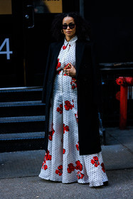 printed long dress, flowered dress, dots print dress, black dots printed dess, red flowers long dress, black coat, dark sunglasses, buttoned dress, gold creole, golden earrings, fashion week, frenchystyle, FW, jonathan paciullo, street style, NYFW, NEW YORK, AUTUMN WINTER 2022-2023, FALL WINTER 2022_2023, FW 22-23, vertical, full length