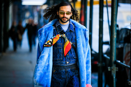 details, denim look, printed scarf, furry blue coat, sun glasses, mens style, menswear, fashion week, frenchystyle, FW, jonathan paciullo, street style, NYFW, NEW YORK, AUTUMN WINTER 2022-2023, FALL WINTER 2022_2023, FW 22-23, atmosphere details, horizontal