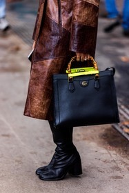 bag, black bag, black boots, boots, brown coat, coat, gucci bag, leather bag, leather boots, leather coat, long coat, Maria Bernad, patchwork, street style, jonathan paciullo, FW, frenchystyle, fashion week, PFW, PARIS, SPRING SUMMER 2022, SS 22, vertical, atmosphere details