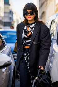 bag, black and white, black bag, black blazer, black pants, black skirt, black sunglasses, black top, blazer, choker, leather bag, Maria Bernad, necklace, oversize sunglasses, pants, silver choker, skirt, striped blazer, striped pants, striped skirt, striped top, stripes, sunglasses, top, white skirt, white top, street style, jonathan paciullo, FW, frenchystyle, fashion week, PFW, PARIS, SPRING SUMMER 2022, SS 22, vertical, atmosphere details