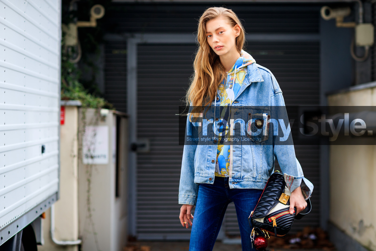 atmosphere details, AUTUMN WINTER 2017-2018, AW 17-18, black and white bag, black bag, blue denim, cartoon, denim jacket, denim pants, detail, embroidered jacket, FALL WINTER 2017-2018, fashion week, frenchystyle, FW, FW 17-18, hoodie, horizontal, jeans, jonathan paciullo, leather bag, MFW, MILAN, miu miu, model, multicolor sweater, ondria hardin, printed sweater, street style, trousers