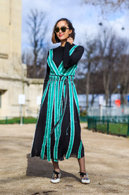AUTUMN WINTER 2016-2017, AW 16-17, black bag, black sweater, Caroline Christiansson, Chriselle Lim, FALL WINTER 2016-2017, fashion week, fishnet, frenchystyle, full length, FW, FW 16-17, graphic dress, graphic shoes, green dress, jonathan paciullo, leather bag, leather shoes, mini bag, PARIS, PFW, street style, sunglasses, vertical, white shoes