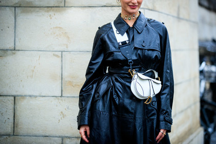 fiona zanetti, dior bag, dior strap bag, dior saddle bag, black leather jacket, belted jacket, long jacket, white leather bag, crossbody bag, dior necklace, multi necklace, multi chocker, chocker, choker necklace, green necklace, diamond necklace, round shape earrings, hoop earrings, fashion week, frenchystyle, FW, jonathan paciullo, street style, PFW, PARIS, SPRING SUMMER 2021, SS 21, horizontal, atmosphere details, detail