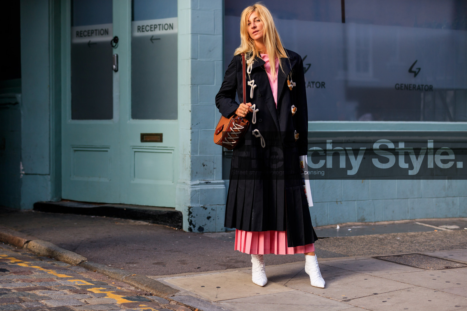 ada kokosar, black coat, camel bag, graphic bag, high heels, jw anderson, leather bag, leather shoes, pink dress, printed bag, white shoes, fashion week, frenchystyle, FW, jonathan paciullo, street style, LFW, LONDON, SPRING SUMMER 2019, SS 19, atmosphere details, horizontal, full length