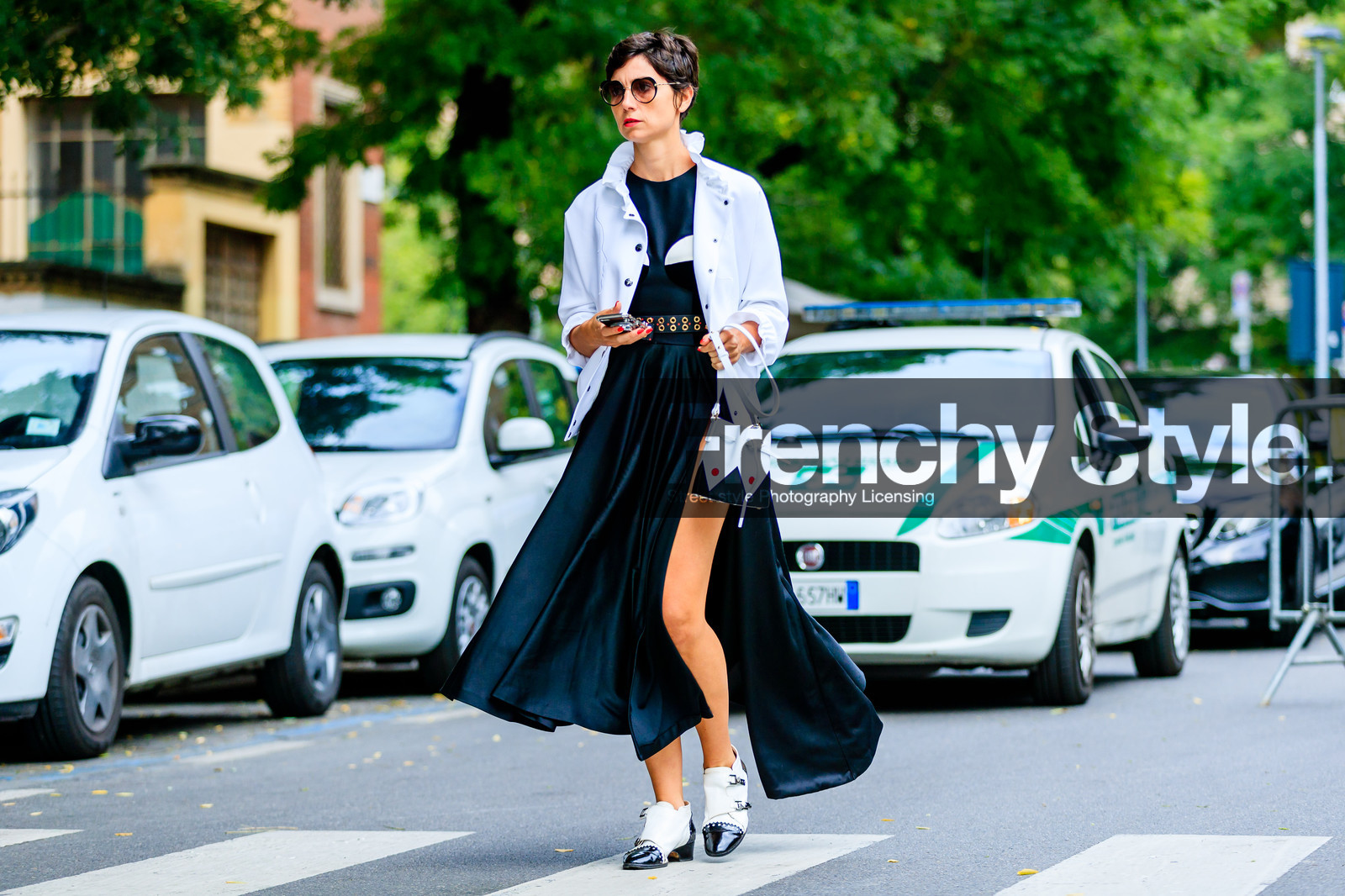 atmosphere details, black and white bag, black and white loafers, black and white shoes, black skirt, eva geraldine fontanelli, fashion week, frenchystyle, full length, FW, horizontal, jonathan paciullo, leather bag, leather shoes, MFW, MILAN, SPRING SUMMER 2017, SS 17, street style, sunglasses, white jacket, white shirt