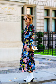 danse lente, floral, flowers, graphic bag, graphic dress, high heels, leather bag, leather shoes, multicolor dress, printed bag, printed dress, sunglasses, white boots, fashion week, frenchystyle, FW, jonathan paciullo, street style, LFW, LONDON, SPRING SUMMER 2019, SS 19, vertical, full length