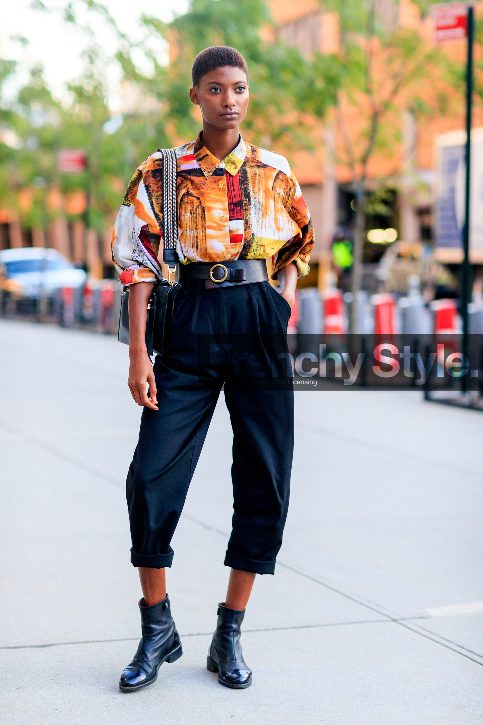 black bag, black belt, black boots, fashion week, frenchystyle, full length, FW, high waist, jonathan paciullo, leather bag, leather belt, leather shoes, Mame Thiane Camara, model, multicolor shirt, NEW YORK, NYFW, printed shirt, SPRING SUMMER 2018, SS 18, street style, trousers, vertical