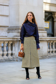 high boots, black leather boots, laced boots, golden necklace, golden earrings, animal skin bag, hoop earrings, silk blouse, polka dots blouse, navy blue blouse, high collar blouse, long sleeves blouse, long skirt, checked skirt, open toe shoes, high heels shoes, high heels boots, black shoes, brown leather bag, hand bag, mini bag, yellow skirt, charms bracelet, golden bracelet, fashion week, frenchystyle, FW, jonathan paciullo, street style, vertical, full length