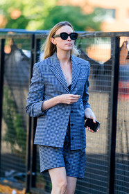 bermuda shorts suits, black and white bermuda shorts, black and white jacket, black leather sandals, black sunglasses, butterfly sunglasses, checked suits, checked jacket, high heels sandals, suits, checked bermuda shorts, fashion week, frenchystyle, FW, jonathan paciullo, street style, vertical, detail, atmosphere details