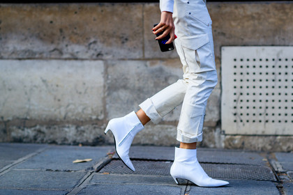atmosphere details, detail, evangelie smyrniotaki, fashion week, frenchystyle, FW, horizontal, jeans, jonathan paciullo, leather shoes, PARIS, PFW, SPRING SUMMER 2017, SS 17, street style, trousers, varnished leather shoes, white boots, white pants