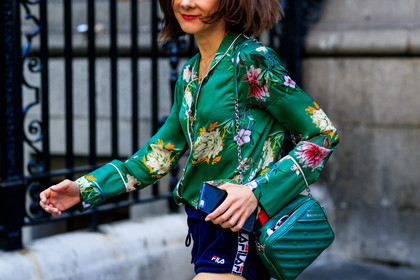 balenciaga, blue shorts, fila, floral, flowers, green bag, green shirt, iphone, leather bag, printed shirt, fashion week, frenchystyle, FW, jonathan paciullo, street style, LFW, LONDON, SPRING SUMMER 2019, SS 19, atmosphere details, horizontal, detail