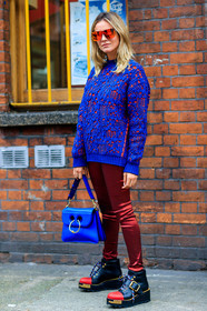 black boots, blanca miro, blue bag, blue sweater, fashion week, frenchystyle, full length, FW, jonathan paciullo, jw anderson, leather bag, leather boots, leather shoes, LFW, LONDON, mirror effect, red pants, SPRING SUMMER 2017, SS 17, street style, sunglasses, trousers, vertical, woman