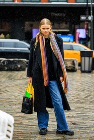 multicolored scarf, black coat, black trench, jeans, bucket bag, burberry bag, black boots, casual look, fashion week, frenchystyle, FW, jonathan paciullo, street style, NYFW, NEW YORK, AUTUMN WINTER 2022-2023, FALL WINTER 2022_2023, FW 22-23, vertical, full length