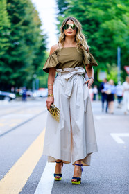 beige pants, blue sandals, bracelet, brown top, bulgari, fashion week, frenchystyle, full length, FW, gold bag, golden bag, golden jewelry, high heels, high waist, jonathan paciullo, leather shoes, metallic bag, metallic clutch, MFW, MILAN, off the shoulder, printed clutch, SPRING SUMMER 2017, SS 17, street style, sunglasses, thassia naves, trousers, velvet, vertical, watch, wide pants