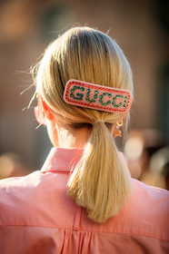 leonie hanne, light pink shirt, gucci hair clip, back details, close up detail, hair clip, hair details, fashion week, frenchystyle, FW, jonathan paciullo, street style, MFW, MILAN, AUTUMN WINTER 2020-2021, FALL WINTER 2020-2021, FW 20-21, vertical, atmosphere details, detail