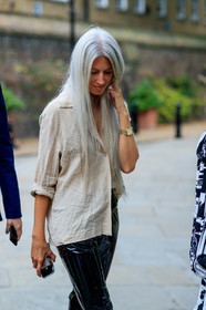 sarah harris, light beige shirt, loose shirt, black vinyl pants, golden watch, rolex watch, fashion week, frenchystyle, FW, jonathan paciullo, street style, vertical, detail, atmosphere details