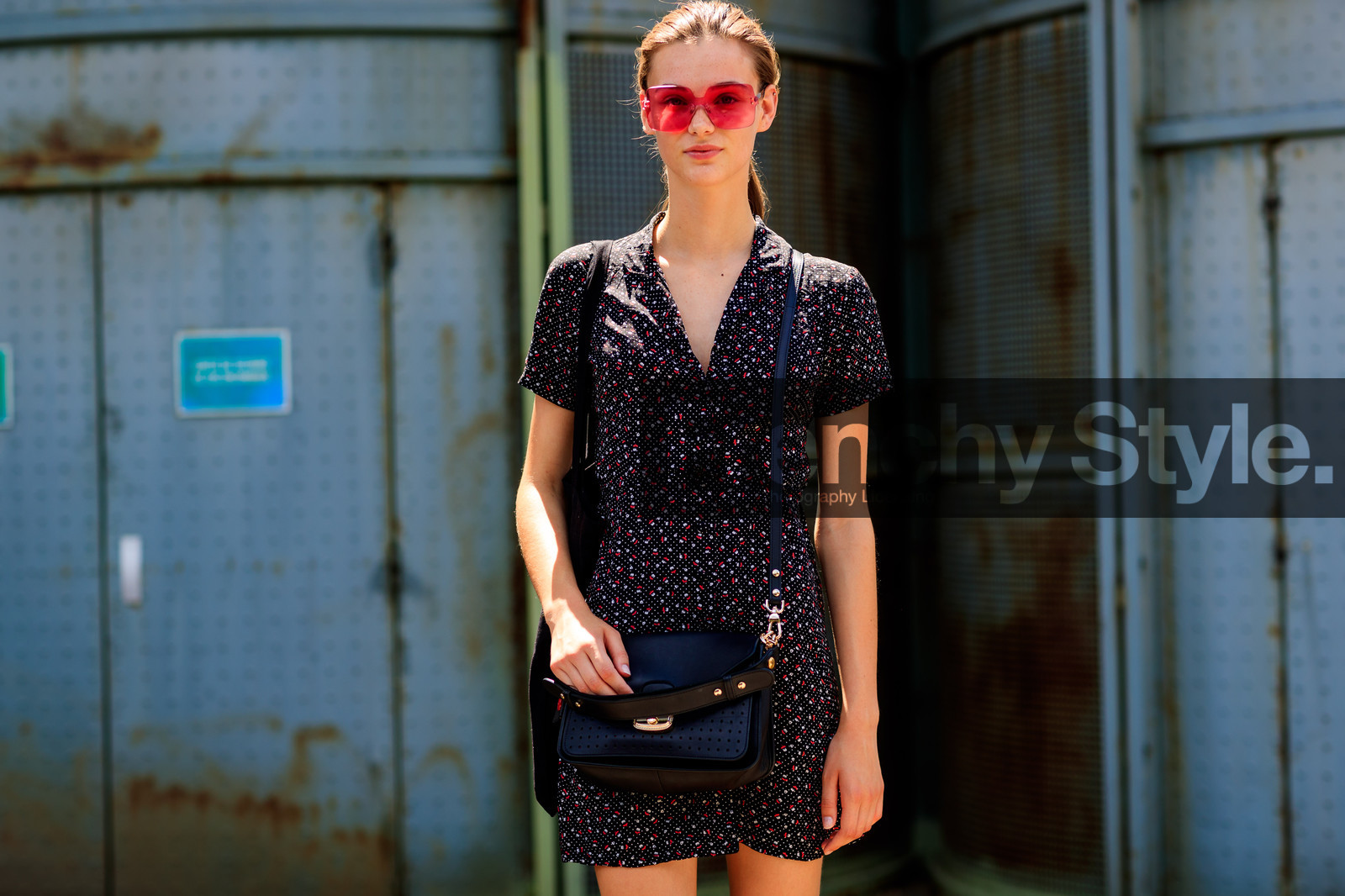 black bag, black dress, fun sunglasses, graphic dress, leather bag, printed dress, sunglasses, fashion week, frenchystyle, FW, jonathan paciullo, street style, PFW, PARIS, horizontal, atmosphere details, detail, model, AUTUMN WINTER 2018-2019, FALL WINTER 2018-2019, FW 18-19