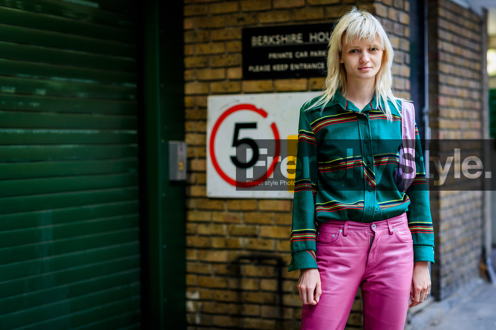 graphic shirt, green shirt, green shoes, leather bag, leather pants, leather shoes, model, pink bag, pink pants, printed shirt, trousers, fashion week, frenchystyle, FW, jonathan paciullo, street style, LFW, LONDON, SPRING SUMMER 2019, SS 19, atmosphere details, horizontal, detail