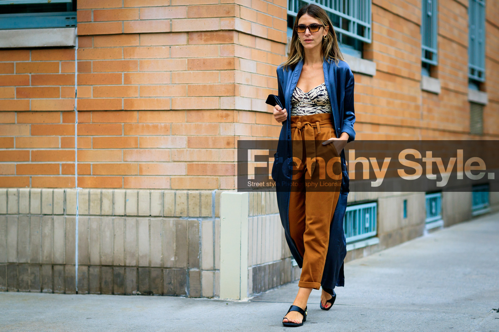 animal print, beige top, black shoes, blue coat, brown pants, bustier top, jen wonders, leather shoes, printed top, sunglasses, trousers, zebra, street style, jonathan paciullo, FW, frenchystyle, fashion week, NYFW, NEW YORK, SPRING SUMMER 2019, SS 19, atmosphere details, horizontal, full length