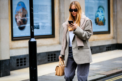 beige bag, blazer, brown sweater, chanel handbag, grey jacket, grey pants, leather bag, pernille teisbaek, sunglasses, trousers, street style, jonathan paciullo, FW, frenchystyle, fashion week, LFW, LONDON, AUTUMN WINTER 2019-2020, AW 19-20, FW 19-20, FALL WINTER 2019-2020, horizontal, atmosphere details, detail