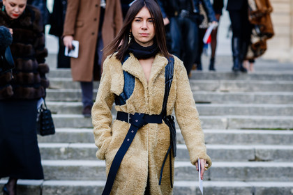 beige coat, beige fur, beige jacket, black belt, black scarf, Fur coat, fur jacket, fashion week, frenchystyle, FW, jonathan paciullo, street style, PFW, PARIS, SPRING SUMMER 2017, SS 17, HAUTE COUTURE, atmosphere details, detail, horizontal, natasha goldenberg