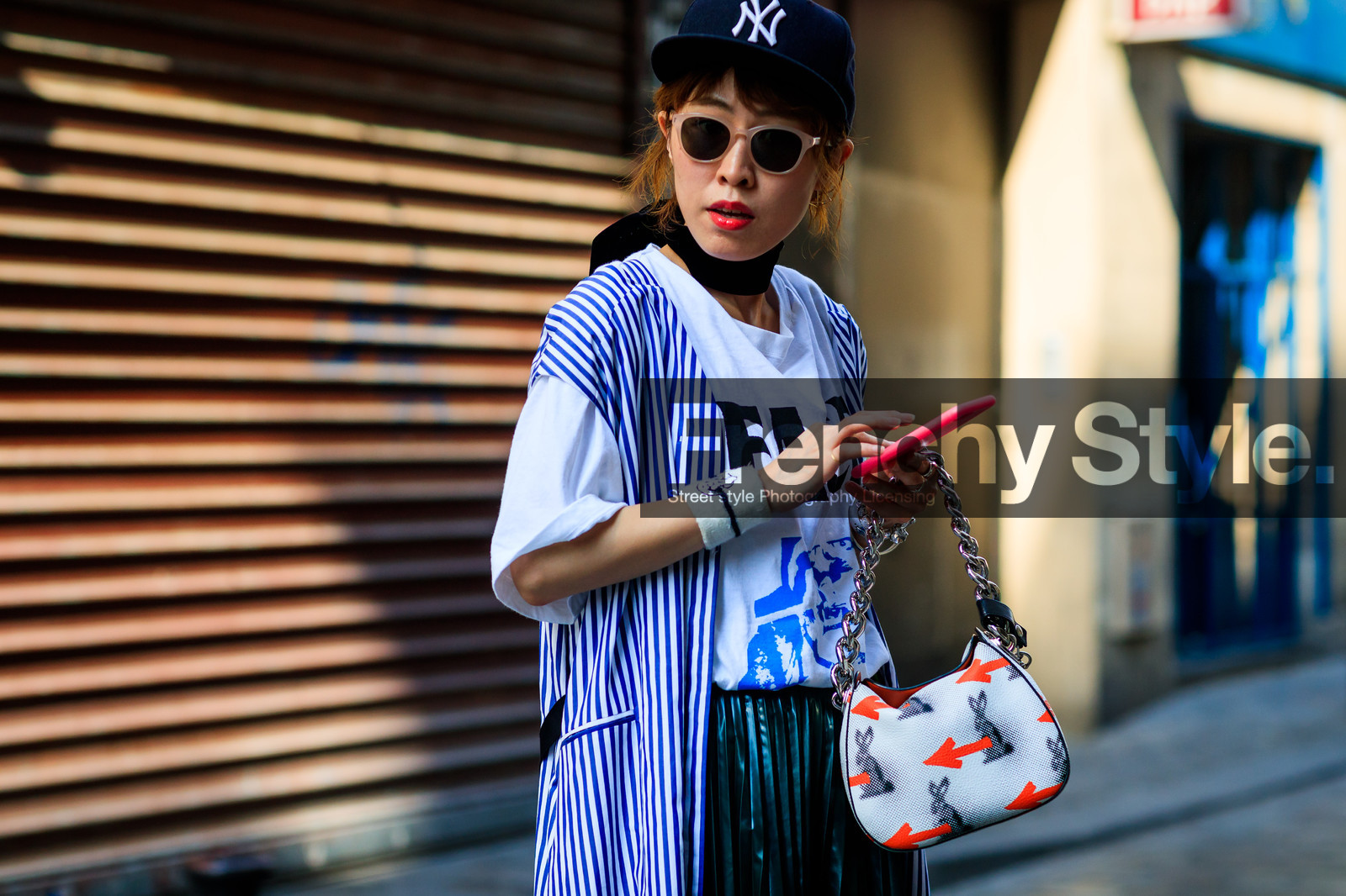 atmosphere details, black cap, black scarf, detail, fashion week, frenchystyle, FW, graphic bag, graphic jacket, horizontal, iphone, jonathan paciullo, leather bag, MENSWEAR, PARIS, PFW, pleated skirt, printed bag, printed jacket, red lips, SPRING SUMMER 2018, SS 18, street style, striped jacket, sunglasses, white bag, white t shirt