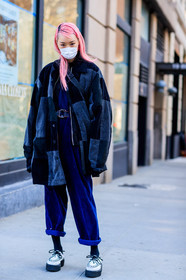 black jacket, blue pants, checked, corduroy, dyed hair, leather jacket, leather shoes, patchwork, pink hair, plaid, shiny shoes, silver shoes, trousers, street style, jonathan paciullo, FW, frenchystyle, fashion week, NYFW, NEW YORK, AUTUMN WINTER 2018-2019, AW 18-19, FALL WINTER 2018-2019, FW 18-19, vertical, full length, model, Fernanda Hin Lin Ly