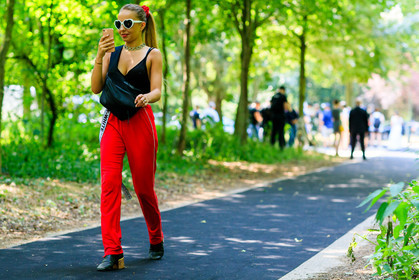 atmosphere details, black bag, black boots, fashion week, frenchystyle, full length, fun sunglasses, FW, high heels, horizontal, jonathan paciullo, leather bag, leather shoes, MENSWEAR, off white, PARIS, PFW, ponytail, red lips, red pants, SPRING SUMMER 2018, SS 18, street style, sunglasses, trousers
