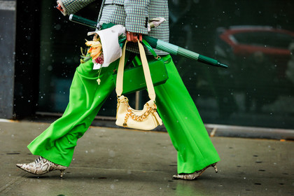 details, close up, flowers, green pants, animal print boots, snake print boots, green pencil bag, beige handbag, leather chain bag, green umbrella, fashion props, fashion week, frenchystyle, FW, jonathan paciullo, street style, NYFW, NEW YORK, AUTUMN WINTER 2022-2023, FALL WINTER 2022_2023, FW 22-23, atmosphere details, horizontal