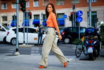 beige pants, céline, earrings, erika boldrin, high heels, leather shoes, necklace, orange shoes, orange sweater, trousers, fashion week, frenchystyle, FW, jonathan paciullo, street style, MFW, MILAN, SPRING SUMMER 2019, SS 19, atmosphere details, horizontal, full length