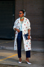 black headband, hair details, butterfly sunglasses, white sunglasses, light green scarf, white coat, flower embroidered coat, long coat, oversize coat, light green shirt, dark blue jeans, denim, cropped jeans, white leather shoes, white slippers, high heels slippers, sharp end shoes, charms necklace, multi charms necklace, lucky charm bracelet, delvaux clutch, navy blue clutch, fashion week, frenchystyle, FW, jonathan paciullo, street style, vertical, full length