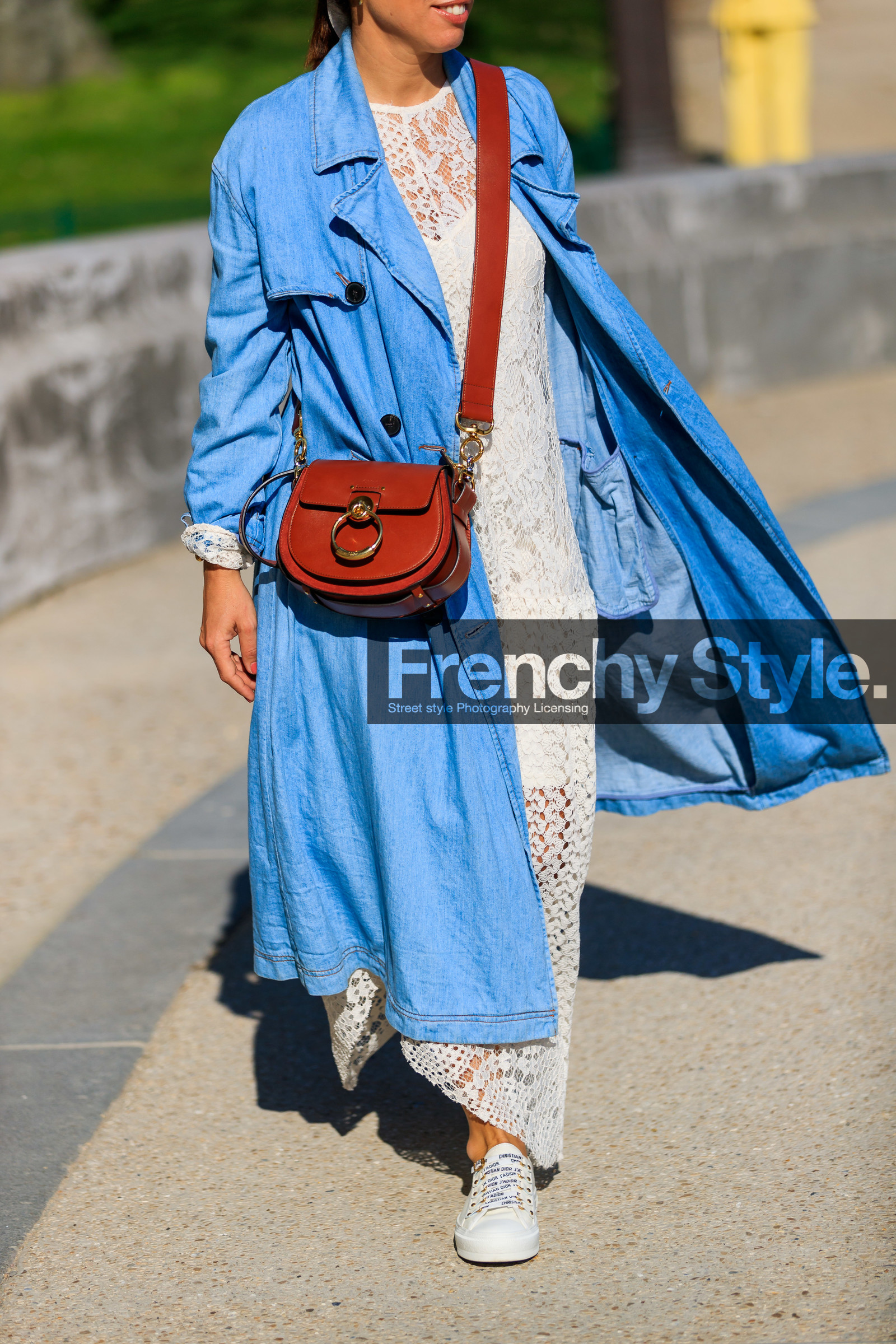 blue denim, chloé, christian dior, denim coat, graphic dress, lace dress, leather bag, leather shoes, printed dress, red bag, white dress, white shoes, PARIS, PFW, street style, jonathan paciullo, FW, frenchystyle, fashion week, AUTUMN WINTER 2019-2020, AW 19-20, FALL WINTER 2019-2020, FW 19-20, vertical, atmosphere details, detail
