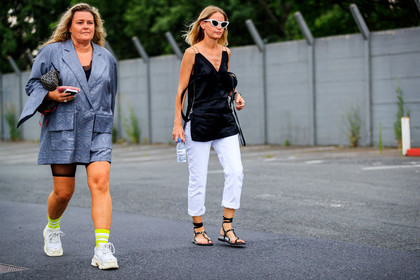 balenciaga, black bag, black sandals, black shoes, black top, blazer, grey jacket, leather bag, leather shoes, sunglasses, trousers, vêtements, white pants, white sneakers, yellow socks, fashion week, frenchystyle, FW, jonathan paciullo, street style, PFW, PARIS, atmosphere details, horizontal, full length, AUTUMN WINTER 2018-2019, FALL WINTER 2018-2019, FW 18-19, holly rodgers