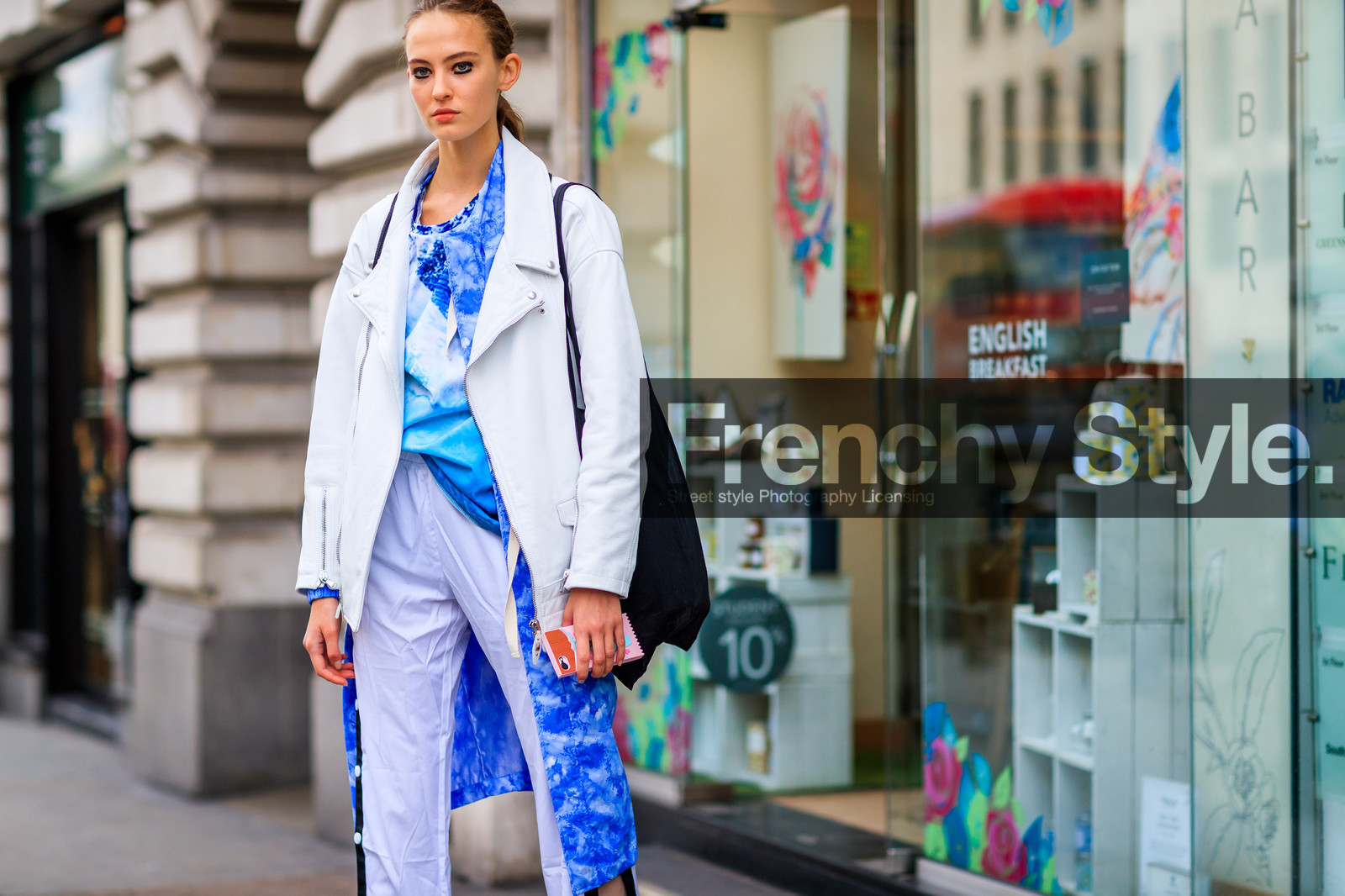 atmosphere details, black bag, blue shirt, detail, eyeliner, fashion week, frenchystyle, FW, horizontal, jonathan paciullo, leather jacket, LFW, LONDON, model, printed shirt, pulled back hair, SPRING SUMMER 2018, SS 18, street style, tie & die, tote bag, trousers, white jacket, white pants
