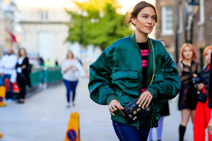alexa chung, black bag, blue denim, bomber jacket, denim pants, graphic bag, green jacket, jeans, leather bag, pins, printed bag, trousers, fashion week, frenchystyle, FW, jonathan paciullo, street style, LFW, LONDON, SPRING SUMMER 2019, SS 19, atmosphere details, horizontal, detail