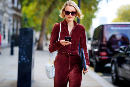 corduroy, iphone, leather bag, red jumpsuit, sunglasses, trousers, white bag, fashion week, frenchystyle, FW, jonathan paciullo, street style, LFW, LONDON, SPRING SUMMER 2019, SS 19, atmosphere details, horizontal, detail