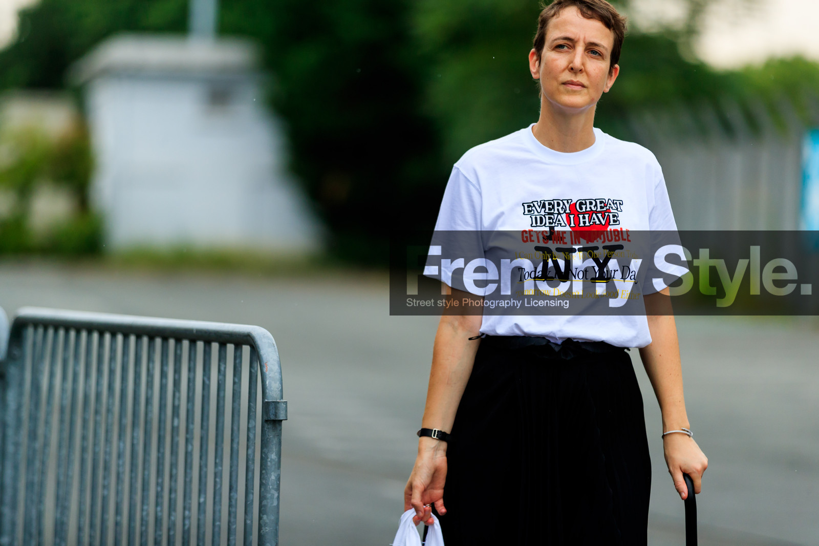 black skirt, cartier, clou bracelet, printed t shirt, trousers, white t shirt, fashion week, frenchystyle, FW, jonathan paciullo, street style, PFW, PARIS, atmosphere details, horizontal, detail, AUTUMN WINTER 2018-2019, FALL WINTER 2018-2019, FW 18-19, sarah lerfel