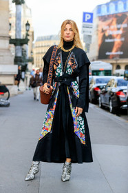 ada kokosar, black dress, turtleneck dress, knit dress, kimono jacket, black jacket, long jacket, floral print jacket, stella mccartney bag, logo strap bag, brown leather bag, box bag, bucket bag, big chain necklace, golden necklace, golden earrings, paco rabanne earrings, plastic boots, grey boots, low boots, kitten heels boots, animal skin jacket, belted jacket, PARIS, PFW, SPRING SUMMER 2020, SS 20, fashion week, frenchystyle, FW, jonathan paciullo, street style, vertical, full length