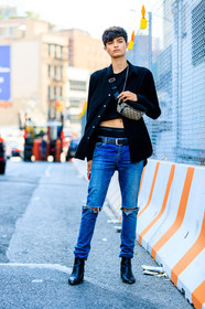 beige bag, black belt, black shirt, black shoes, black top, blue denim, calvin klein, crop top, denim pants, fanny pack, graphic bag, gucci, headphones, jeans, leather bag, leather belt, leather shoes, model, monogram, printed bag, short hair, trousers, fashion week, frenchystyle, FW, jonathan paciullo, street style, NYFW, NEW YORK, SPRING SUMMER 2019, SS 19, vertical, full length