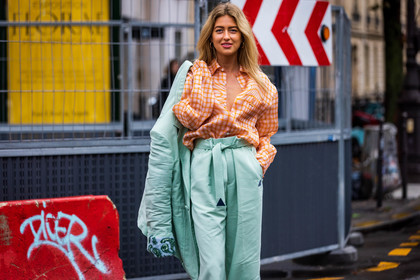 bag, belted pants, blazer, check, checked bag, checked shirt, color, Emili Sindlev, flare pants, fluid pants, green bag, lanvin look, mint blazer, mint pants, pants, printed shirt, shirt, fashion week, frenchystyle, FW, jonathan paciullo, street style, PFW, PARIS, SPRING SUMMER 2022, SS 22, atmosphere details, horizontal