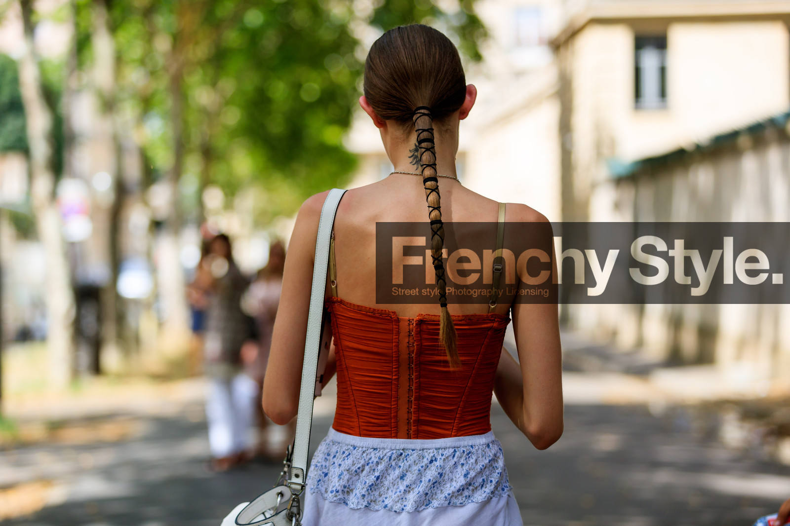 braids, bustier top, christian dior, corset, hairstyle, red top, tattoos, white bag, fashion week, frenchystyle, FW, jonathan paciullo, street style, PFW, PARIS, horizontal, atmosphere details, detail, model, AUTUMN WINTER 2018-2019, FALL WINTER 2018-2019, FW 18-19