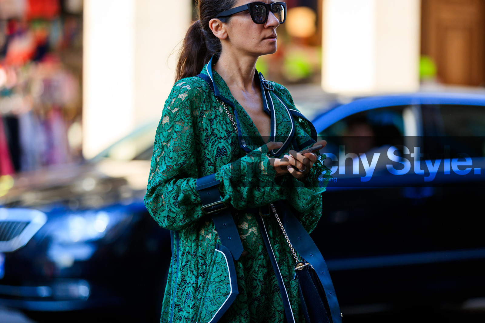 graphic dress, green coat, lace, laser cut, printed dress, sacai, sunglasses, trench coat, fashion week, frenchystyle, FW, jonathan paciullo, street style, PFW, PARIS, horizontal, atmosphere details, detail, AUTUMN WINTER 2018-2019, FALL WINTER 2018-2019, FW 18-19, liz cabral
