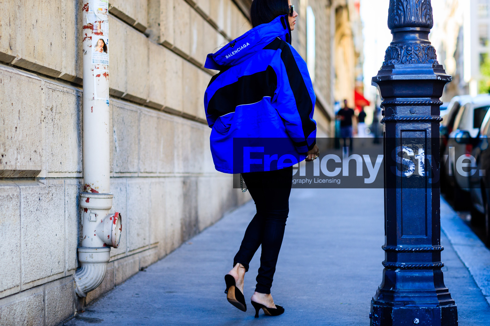 atmosphere details, back detail, balenciaga, black denim, black shoes, blue jacket, denim pants, detail, fashion week, frenchystyle, FW, gilda ambrosio, high heels, horizontal, jeans, jonathan paciullo, leather shoes, PARIS, PFW, rain coat, rain jacket, raincoat, SPRING SUMMER 2017, SS 17, street style, trousers