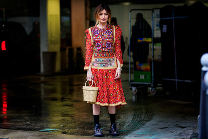 red dress, embroidered dress, silk dress, floral printed dress, basket bag, long sleeves dress, mid long dress, straw bag, hand bag, box bag, black socks, brown leather derbies, monogrammed shoes, louis vuitton shoes, balloon sleeves, fashion week, frenchystyle, FW, jonathan paciullo, street style, PFW, PARIS, horizontal, atmosphere details, full length
