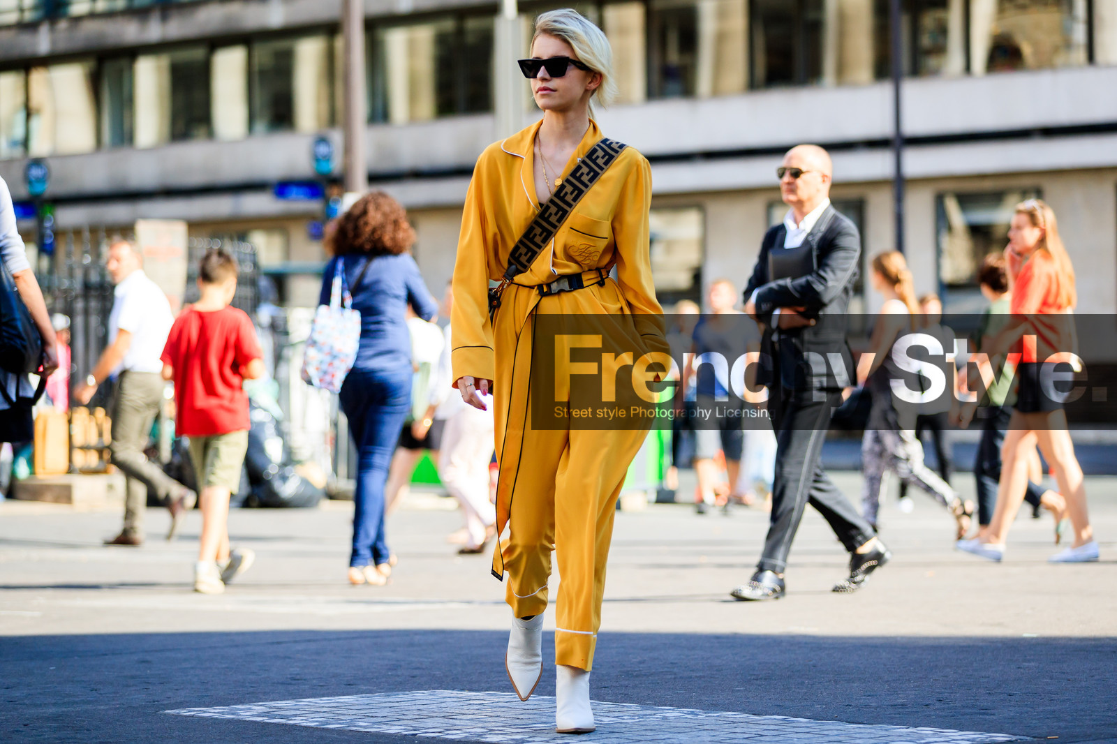 black bag, fendi, high heels, leather bag, leather shoes, monogram, sunglasses, trousers, white boots, yellow belt, yellow jumpsuit, PFW, fashion week, frenchystyle, FW, jonathan paciullo, street style, PARIS, horizontal, atmosphere details, full length, AUTUMN WINTER 2018-2019, FALL WINTER 2018-2019, FW 18-19, caro daur