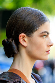 close up detail, hair details, close up detail, hair details, make up, make up details, fashion week, frenchystyle, FW, jonathan paciullo, street style, MFW, MILAN, SPRING SUMMER 2021, SS 21, vertical, detail, model